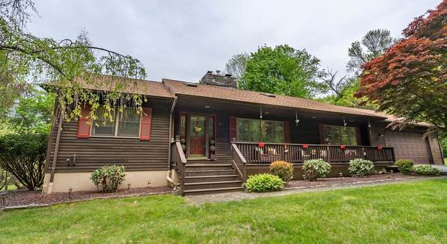 Photo of 25 Grandview Dr, Southbridge, MA 01550