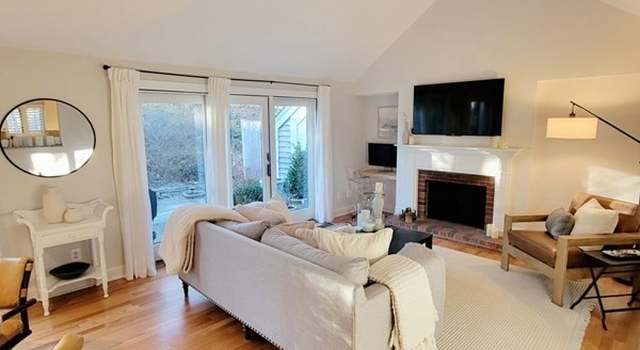 Photo of 31 Woodrise #31, Falmouth, MA 02540