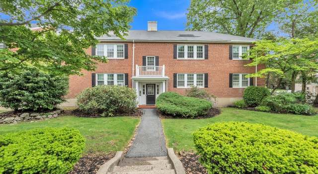 Photo of 7 Hammond Pond Pkwy #1, Newton, MA 02467