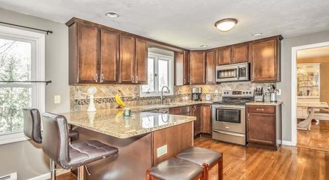 Photo of 12 Lancelot Dr, Paxton, MA 01612