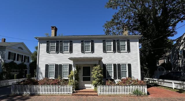 Photo of 34 School St, Edgartown, MA 02539