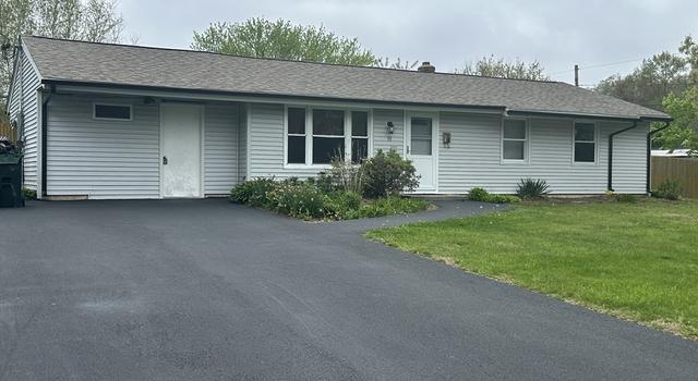 Photo of 19 Lazywood Ln, Swansea, MA 02777