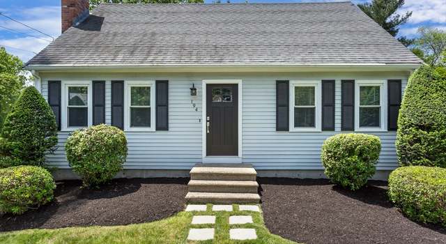 Photo of 194 Crossfield Rd, Franklin, MA 02038