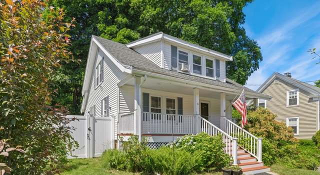 Photo of 16 Temple St, Reading, MA 01867