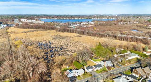 Photo of 167 Parker Rd, Wakefield, MA 01880
