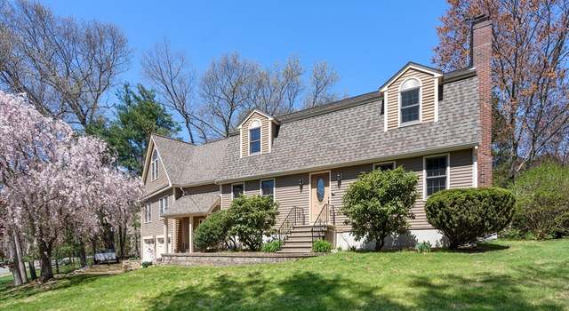 Photo of 12 Mooreland Dr, Uxbridge, MA 01569