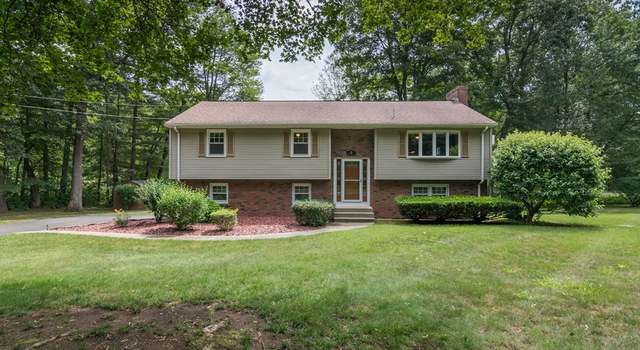 Photo of 1 Maplewood Dr, Wilbraham, MA 01095