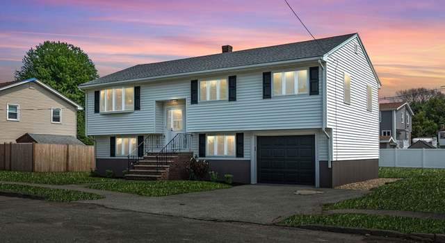 Photo of 15 Canterbury Dr, Peabody, MA 01960