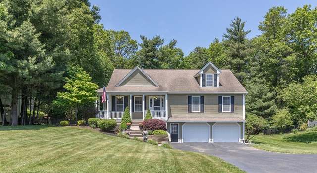 Photo of 9 Camelot Ln, Easthampton, MA 01027