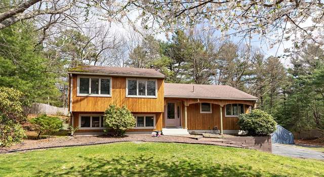 Photo of 33 Sheridan Dr, Plymouth, MA 02360