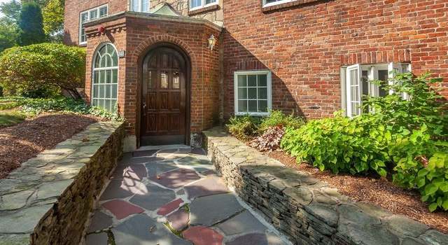 Photo of 549 Centre St #3, Newton, MA 02458