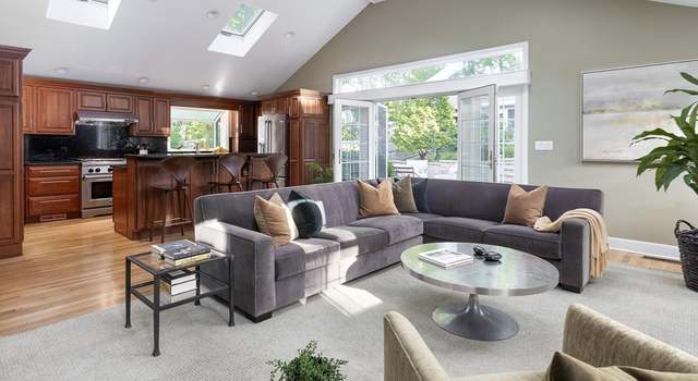 Photo of 27 Roundwood Rd, Newton, MA 02464
