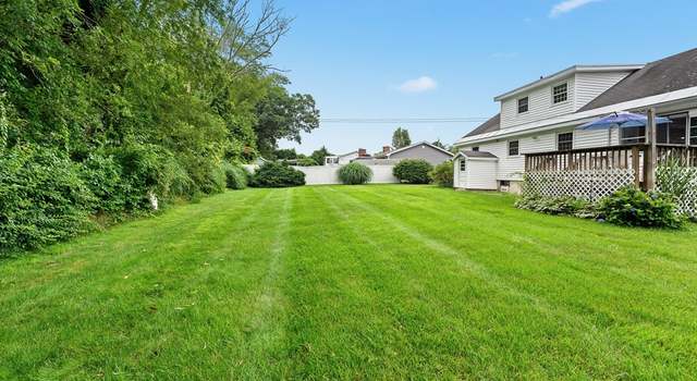 Photo of 7 Stephen Dr, Webster, MA 01570