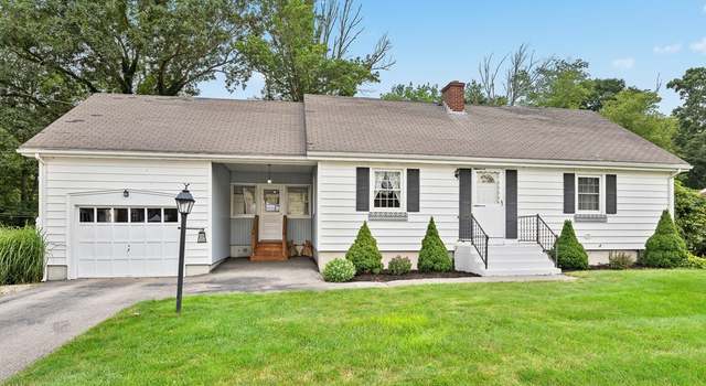 Photo of 7 Stephen Dr, Webster, MA 01570