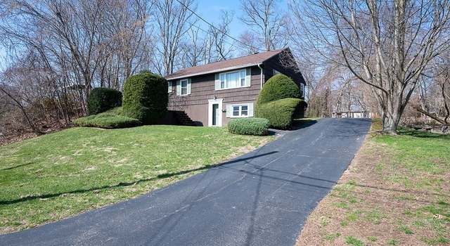 Photo of 1 Mayfair Ln, Millbury, MA 01527