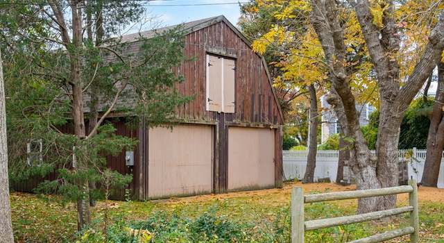 Photo of 4 Captain's Ln, Mattapoisett, MA 02739