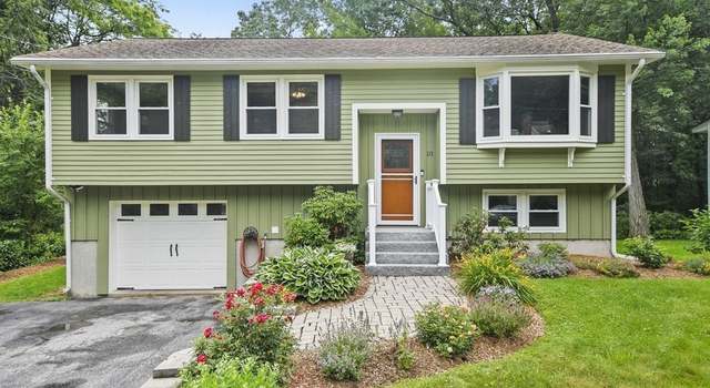 Photo of 10 Crestview Ter, Nashua, NH 03060