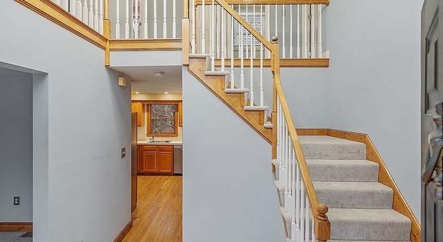 Photo of 29 Pleasant St, Upton, MA 01568