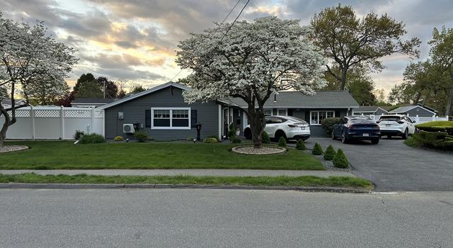 Photo of 5 Elizabeth Ln, Peabody, MA 01960