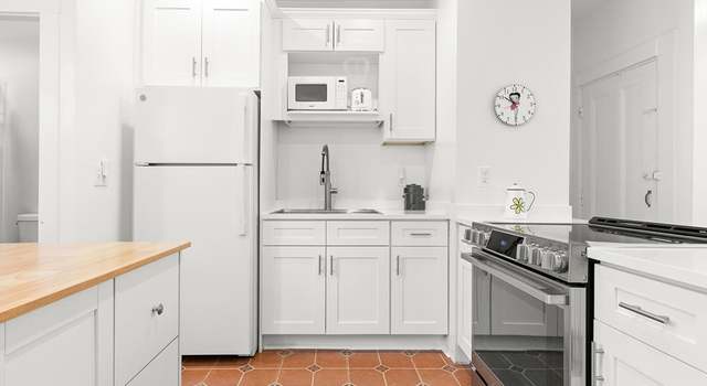 Photo of 244 Cypress St #2, Brookline, MA 02445