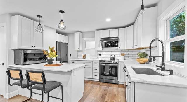 Photo of 2 Stones Ct, Framingham, MA 01701