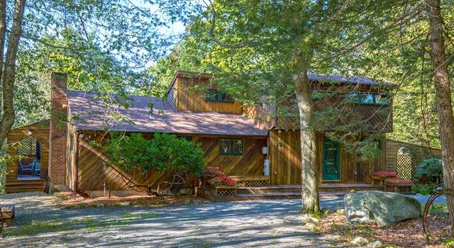 Photo of 19 Beechwood Ln, Tolland, MA 01034