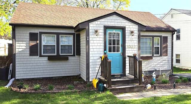 Photo of 1022 Ivers St, New Bedford, MA 02745