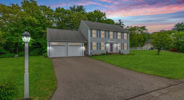 Photo of 10 Hanifan Ln, Weymouth, MA 02189