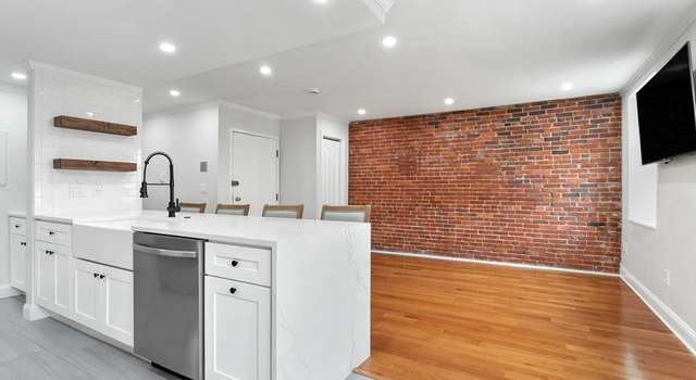 Photo of 117 Fulton St #4, Boston, MA 02109