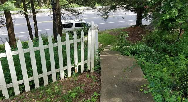 Photo of 84 Southbridge Rd, Charlton, MA 01507
