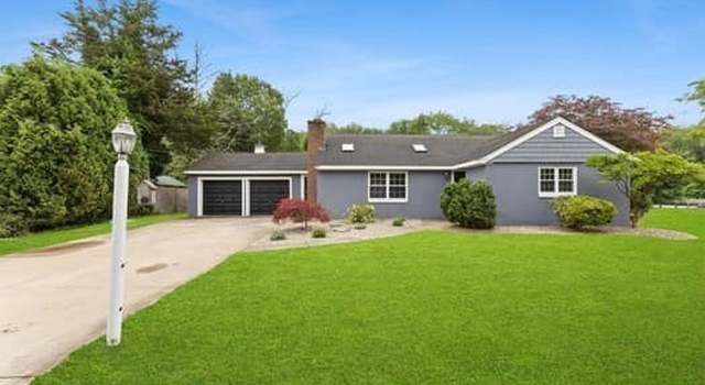 Photo of 15 Circuit Dr, Rehoboth, MA 02769