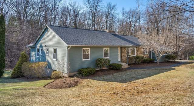 Photo of 37 Finlay Rd, Sturbridge, MA 01518
