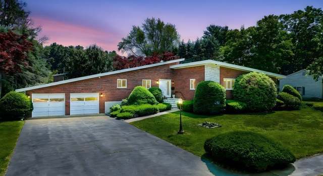Photo of 9 Seneca Dr, Danvers, MA 01923