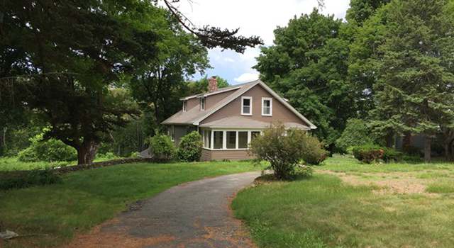 Photo of 828 Lincoln St, Franklin, MA 02038