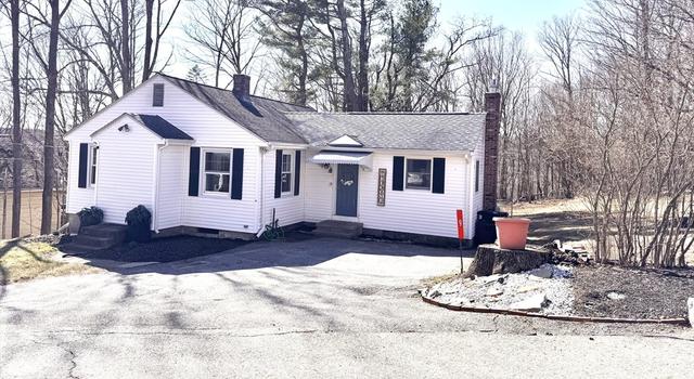 Photo of 9 Redfield Rd, Leicester, MA 01611