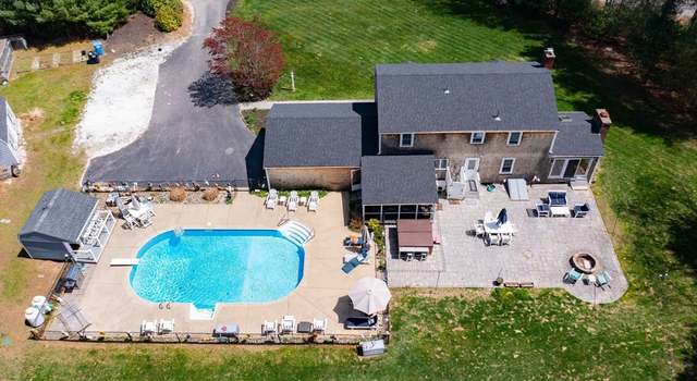 Photo of 20 Buckboard Rd, Duxbury, MA 02332