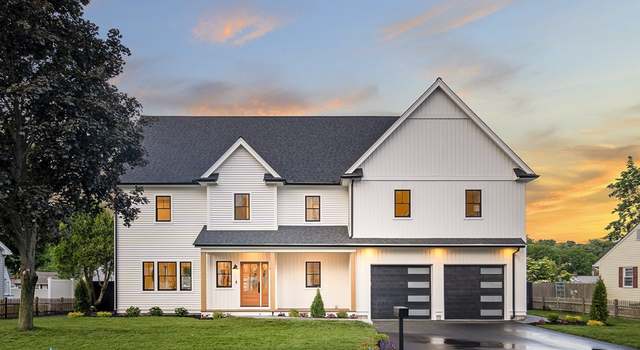 Photo of 9 Robert Ave, Woburn, MA 01801