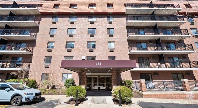 Photo of 135 Pleasant St #205, Brookline, MA 02446