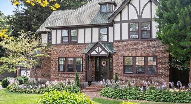 Photo of 23 Hancock Hill Dr, Worcester, MA 01609