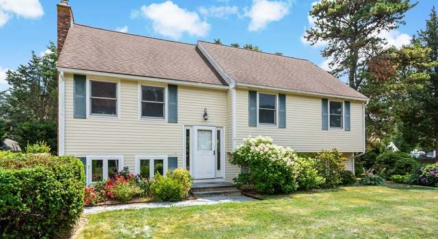 Photo of 3 Waterside Dr, North Falmouth, MA 02556