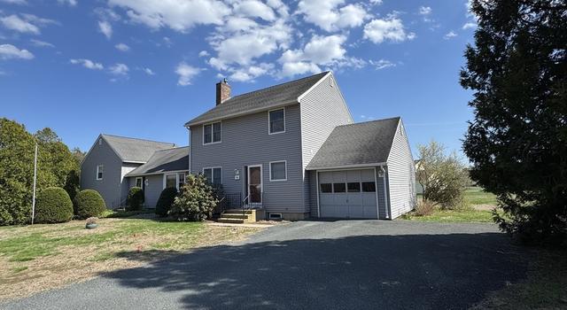 Photo of 4 Meadow Oak Ln Unit B, Deerfield, MA 01373