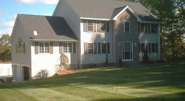 Photo of 3 Strawberry Hill Ln, Tyngsborough, MA 01879