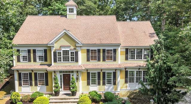 Photo of 256 School St, Groveland, MA 01834