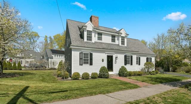Photo of 54 Pleasant St, Hingham, MA 02043
