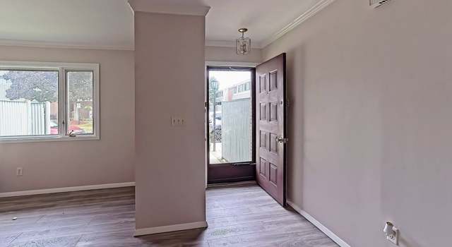 Photo of 242 Greenbrook Dr #242, Stoughton, MA 02072