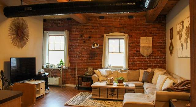 Photo of 540 Main St #205, Clinton, MA 01510