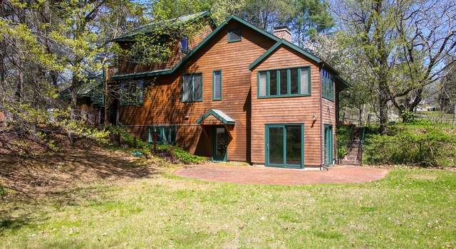 Photo of 28 Brigham Ln, Amherst, MA 01002