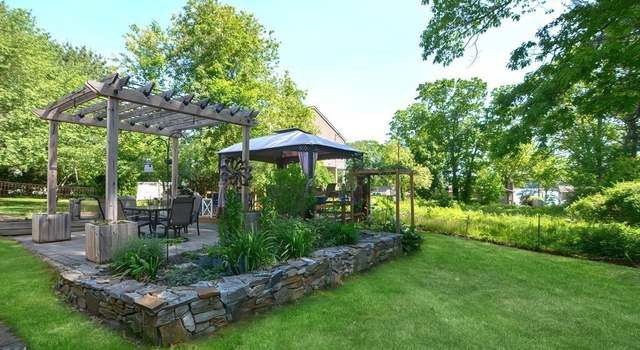 Photo of 301 Thompson Rd, Webster, MA 01570
