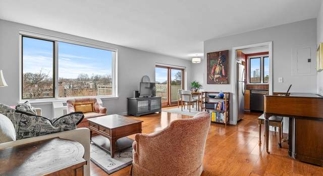Photo of 216 Saint Paul St #702, Brookline, MA 02446