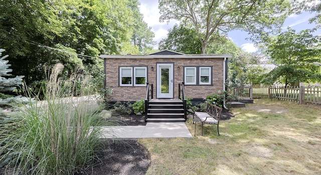Photo of 3 Wamesit St, Medway, MA 02053